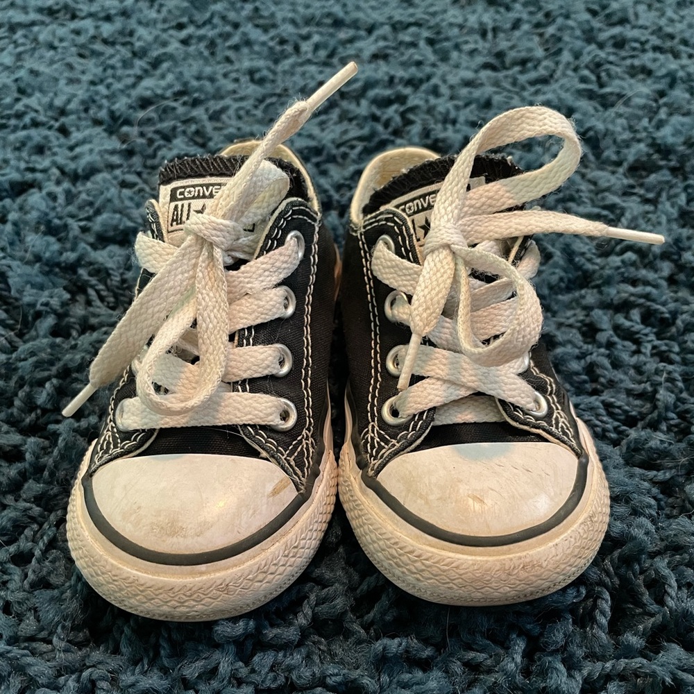 6c black converse